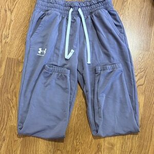 Under Armour Women's Skinny Jogger Pants in Light Purple with White Drawstring